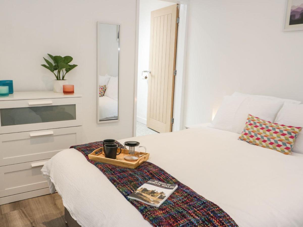Holiday home Ty Capel Bach